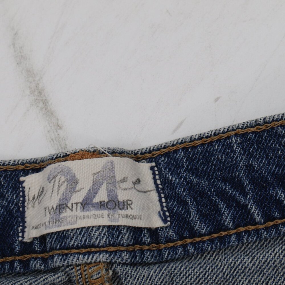 Women's Blue Pattern-Panel Jeans - Picture 11 of 12